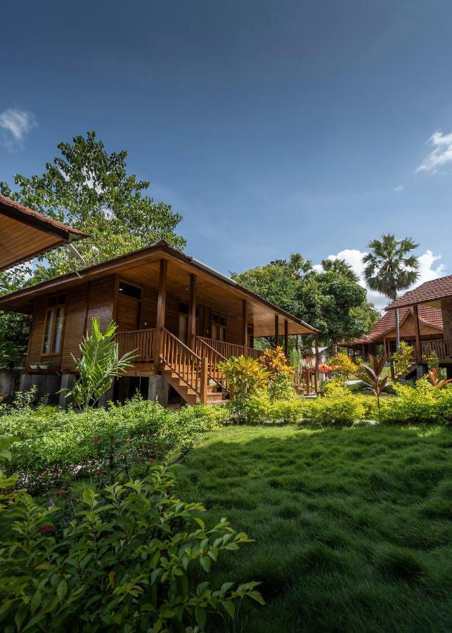 Casa Kandara Waingapu Exterior photo